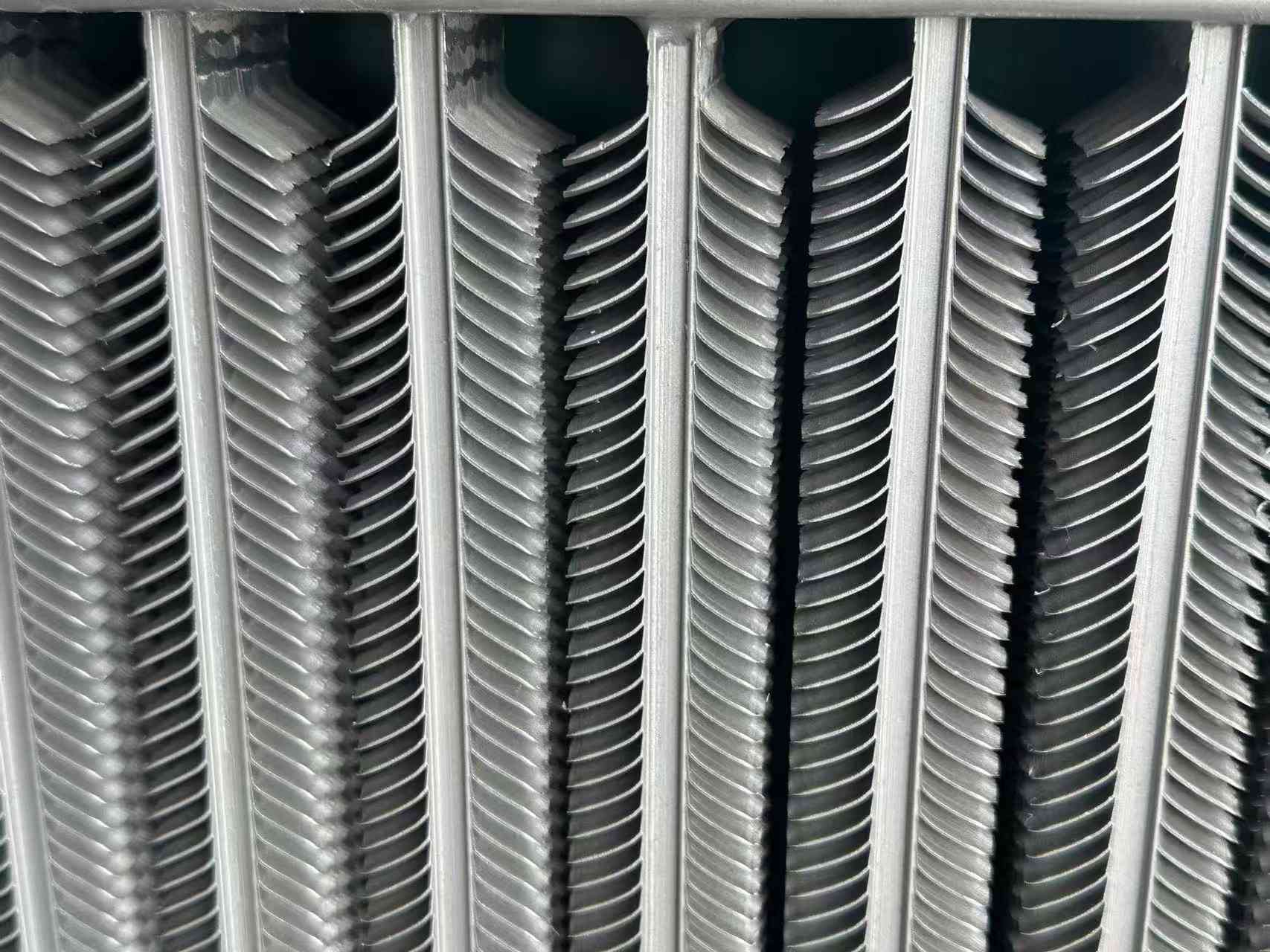फिन ट्यूब हीट एक्सचेंजरचे तत्त्व आणि वैशिष्ट्ये